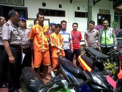 Dua Juru Parkir di Bandung Nyambi Curi Motor