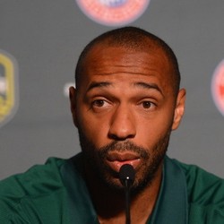 Melatih Arsenal Jadi Mimpi Henry