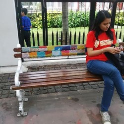 Bangku Taman Cantik ini Hiasi Ibu Kota, Tapi Sayang Tak Ada yang Rawat