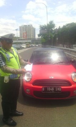 Ini Mini Cooper Milik Artis Dangdut yang Ditilang karena Melaju di Bahu Jalan Tol