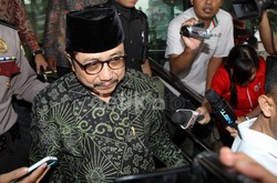 KPK Resmi Tahan Eks Sekjen Kementerian ESDM Waryono Karno