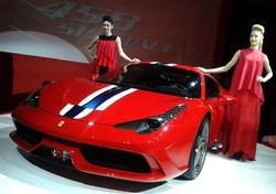 Penjualan Turun 30%, Konsumen Ferrari Tunggu Dolar Melunak