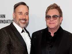 Elton John dan Kekasih Prianya Akan Menikah Akhir Pekan Ini