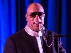 Selamat! Stevie Wonder Dikaruniai Anak ke-9 dari Sang Kekasih