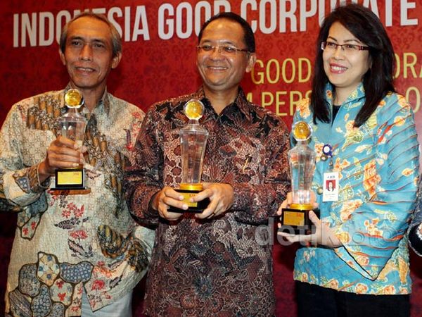 Penyerahan Penghargaan The Most Trusted Company 2014