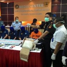 Pelaku Tertangkap Berkat Kecurigaan Petugas Bea Cukai