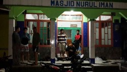 Rumah Rusak Diterjang Puting Beliung, 200 Warga Cinambo Mengungsi ke Masjid