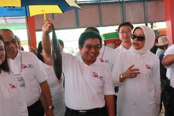 Blusukan ke Pelelangan Ikan, Muliaman: Saya kan Orang Kampung, Sudah Biasa