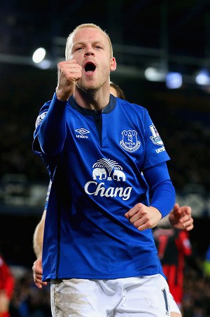 Everton Perpanjang Kontrak Naismith