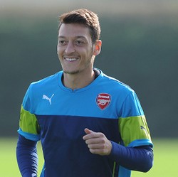 Oezil Minta The Gunners Tak Bikin Kesalahan Remeh Lagi
