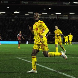 Setelah Puasa Selama 18 Laga, Sterling Akhirnya Bikin Gol Lagi