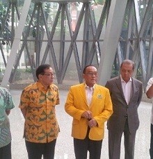 Konflik Bisa Bikin Golkar Buntung, Parpol Lain Untung
