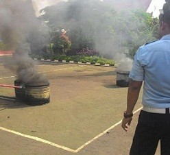 Ratusan HP Milik Penghuni Penjara se-Jakarta Dimusnahkan