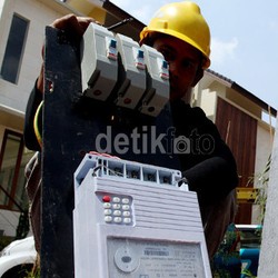 Minyak Turun Tapi Dolar Menguat, Tarif Listrik Non Subsidi Turun Tipis