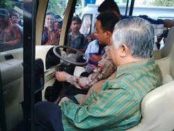 Jajal Mobil Surya, Anies Baswedan: Mobilnya Bagus