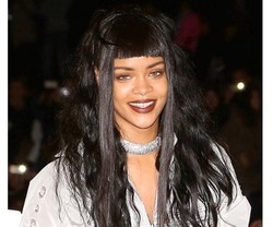 Rihanna Kembali Tampil dengan Tatanan Rambut Aneh