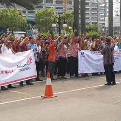 Jalan Terjal Alex Sinaga Menuju Telkom-1