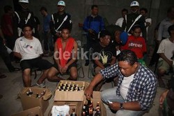 Aktivitas Warga di Lokasi Penggerebekan Miras Cawang Kembali Normal
