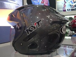 Wahai Pebalap, Ini yang Harus Diperhatikan pada Helm