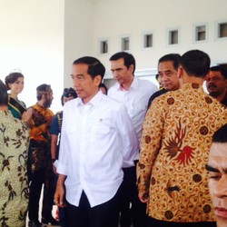 Senangnya Gubernur NTT Dapat 4 Hadiah Ini Dari Jokowi