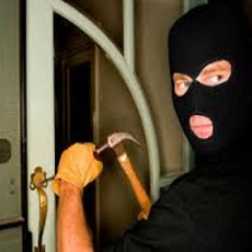 Rumah Dibobol Maling, Emas Batangan dan Uang Tunai Ratusan Juta Lenyap