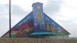 Di Pabrik Gula Ini Ada Lukisan Raksasa