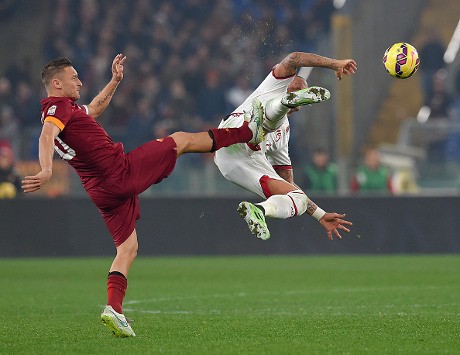 Diego Lopez dan Pertahanan Ultra Milan Buat Roma Tak Mampu Cetak Gol