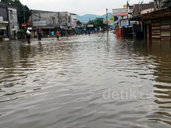 Banjir Rendam Dayeuhkolot Bandung