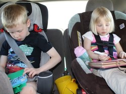 Begini Cara Aman Mengemudi Bersama Anak-anak