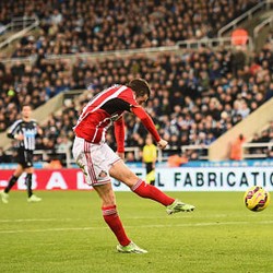 Johnson Bawa Sunderland Menangi Tyne-Wear Derby