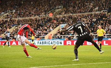 Johnson Bawa Sunderland Menangi Tyne-Wear Derby