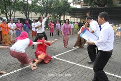 Berkebaya Cantik, Begini Gaya Penyidik BNN Peringati Hari Ibu