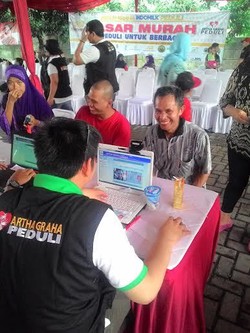 Difoto Pakai Kamera Laptop, Ini Kata Warga yang Dapat Sembako di DPP PDIP