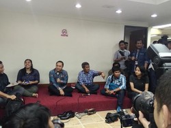 Ketua MPR: Tak Boleh Ada yang Protes Ahok Karena Etnis dan Agamanya