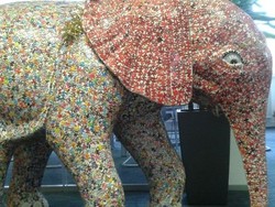 Patung Gajah Setinggi 1,2 Meter Terbuat dari Ratusan Puzzle