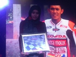 Honda Kenang Pebalap Denny Triyugo