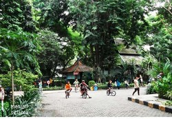 Cara Keliling Surabaya Seharian Bareng Keluarga