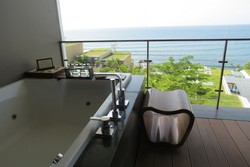 Resor di Bali Ini Punya Jacuzzi di Atas Samudera Hindia