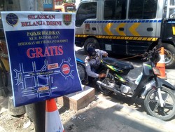 Parkir Sembarangan, Puluhan Motor di Pusat Oleh-oleh Semarang Digembosi