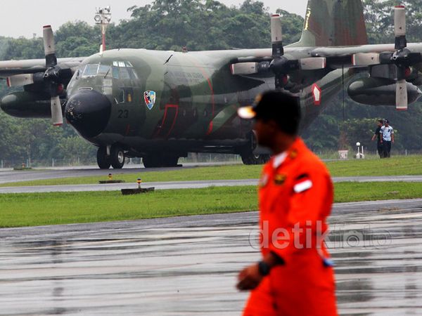 5 Hercules TNI AU Jemput TKI Ilegal di Malaysia