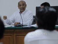 Gulat Manurung Jalani Sidang