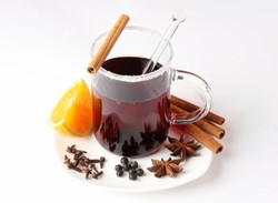 Ini 4 Tahapan Mudah Membuat Mulled Wine, Minuman Hangat Spesial Natal
