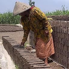 Harapan Sukati Peringati Hari Ibu Digratiskan Sekolah Anaknya
