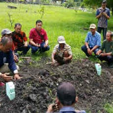 Penyandera Siswi SD di Gresik Dimakamkan di TPU Sumur Songo