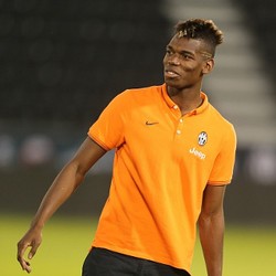 Latihan Jelang Hadapi Napoli, Pogba Bikin Gol dari Belakang Gawang