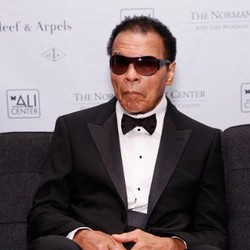 Muhammad Ali Dirawat Akibat Radang Paru-paru