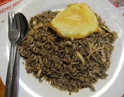 Rekomendasi Restoran: Wah Sedapnya Nasi Goreng Spesial yang Gurih Berbumbu