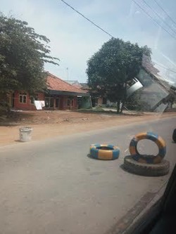 Aduh, Orang yang Minta Sumbangan Halangi Jalan di Jalur Pantura