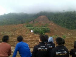 Masih Dikunjungi Warga, Lokasi Dipasang Spanduk Jadi Relawan Bukan Wisatawan