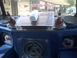 Lagu Dugem dan Modifikasi Belasan Juta Rupiah di Angkot Monster